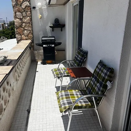 Bar Street איה נאפה